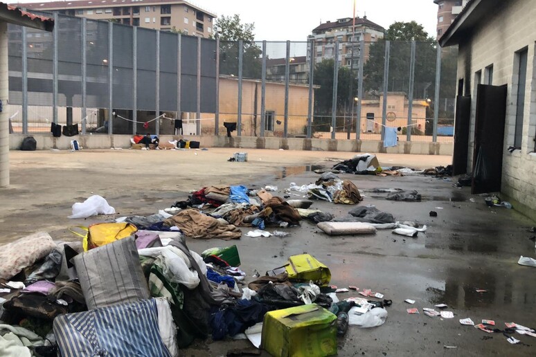 - RIPRODUZIONE RISERVATA