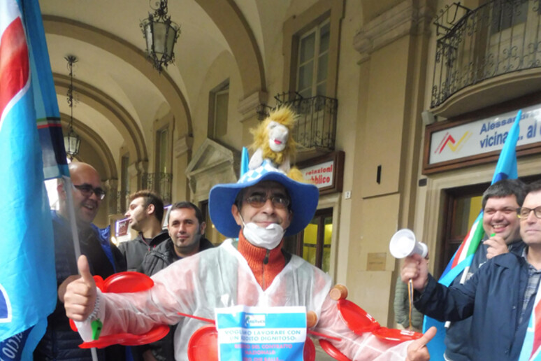 - RIPRODUZIONE RISERVATA