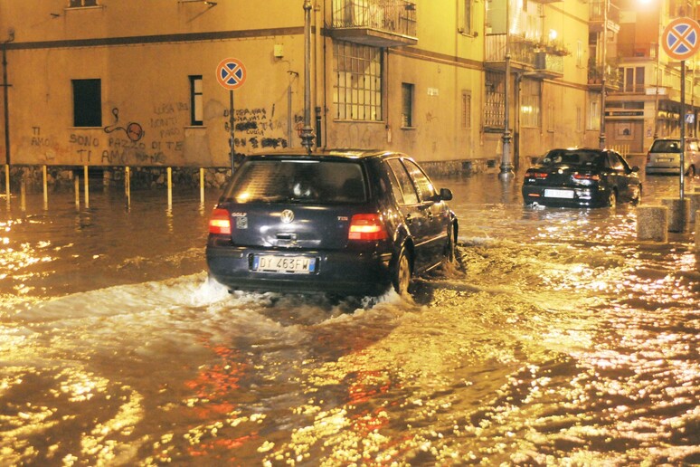 - RIPRODUZIONE RISERVATA