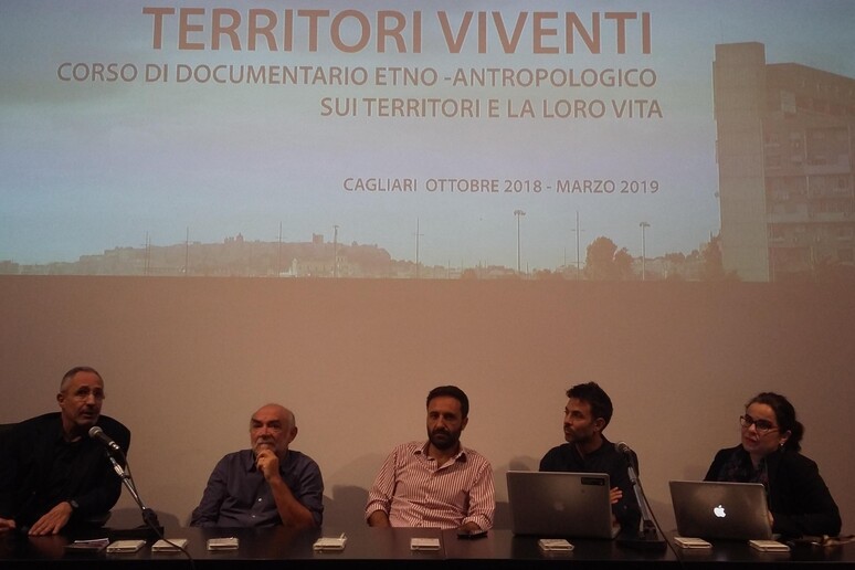 - RIPRODUZIONE RISERVATA