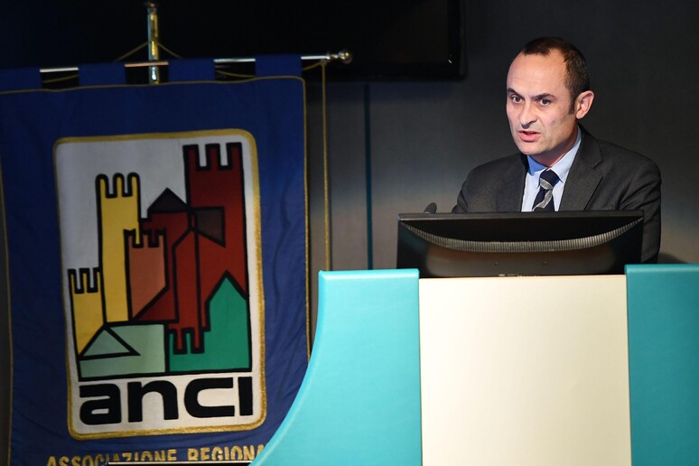 - RIPRODUZIONE RISERVATA