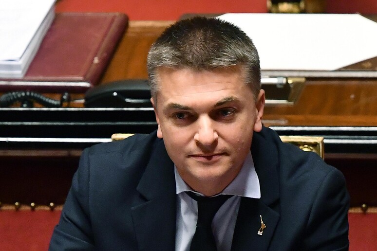 - RIPRODUZIONE RISERVATA