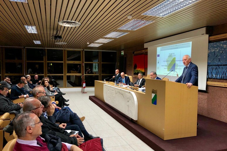 - RIPRODUZIONE RISERVATA