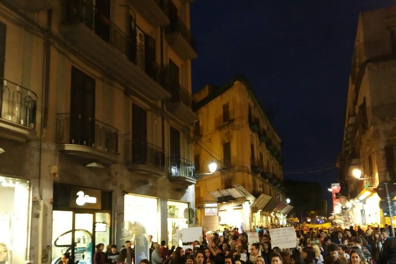 - RIPRODUZIONE RISERVATA