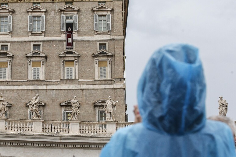 - RIPRODUZIONE RISERVATA