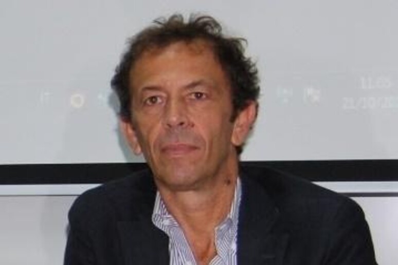 - RIPRODUZIONE RISERVATA