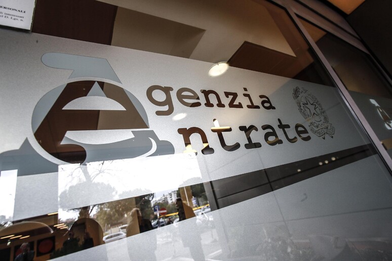 - RIPRODUZIONE RISERVATA