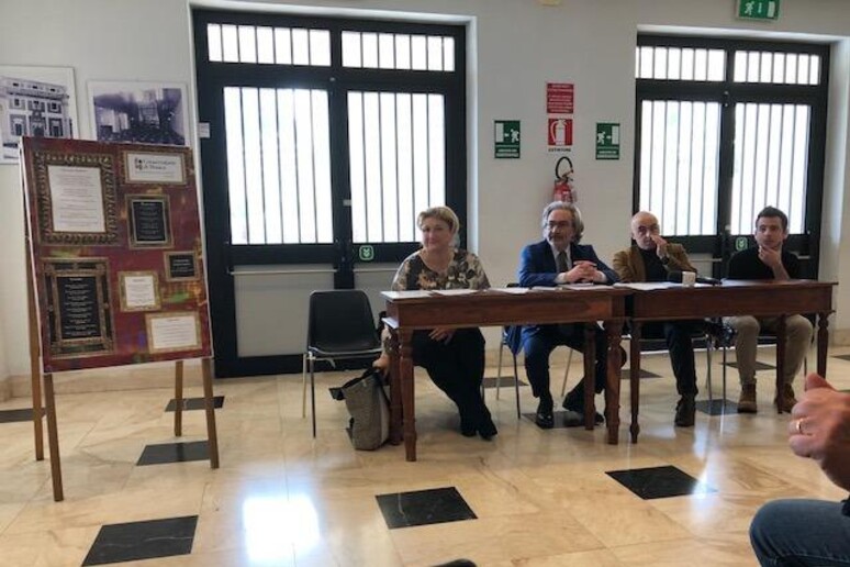 - RIPRODUZIONE RISERVATA
