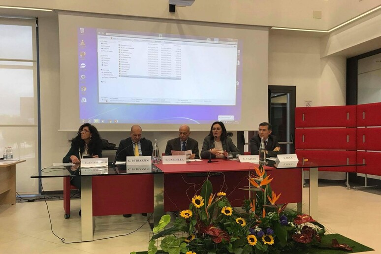 - RIPRODUZIONE RISERVATA