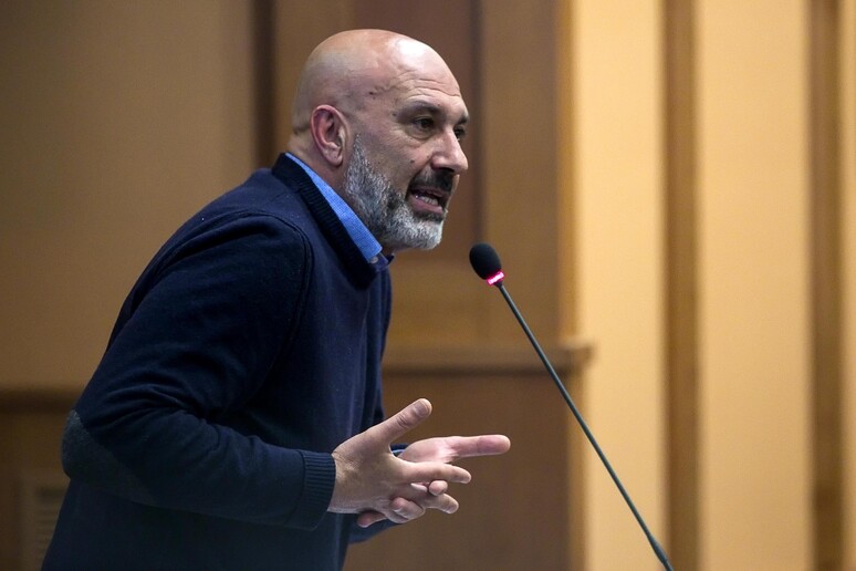 - RIPRODUZIONE RISERVATA