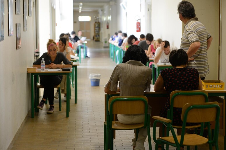 - RIPRODUZIONE RISERVATA