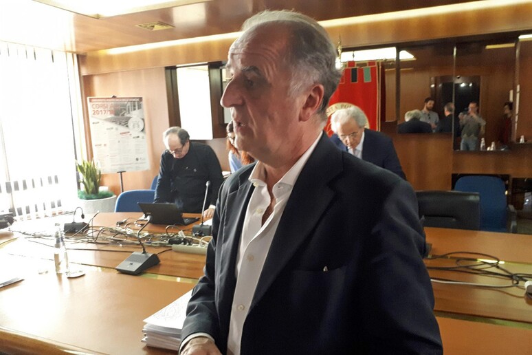 - RIPRODUZIONE RISERVATA