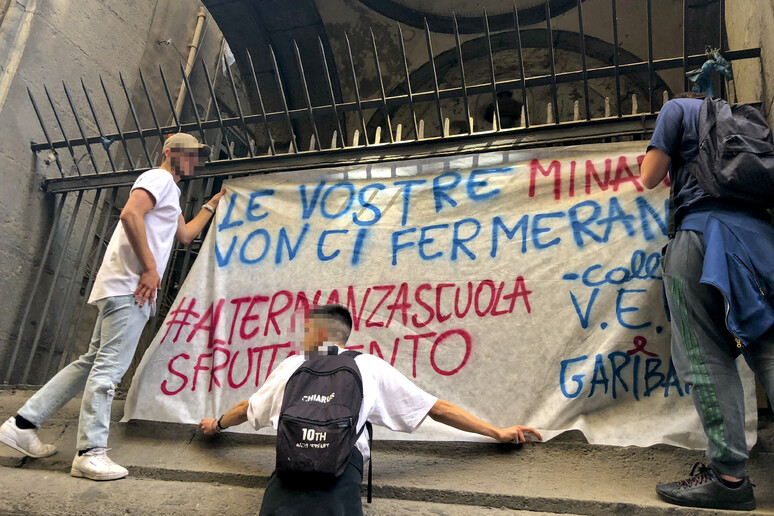 - RIPRODUZIONE RISERVATA
