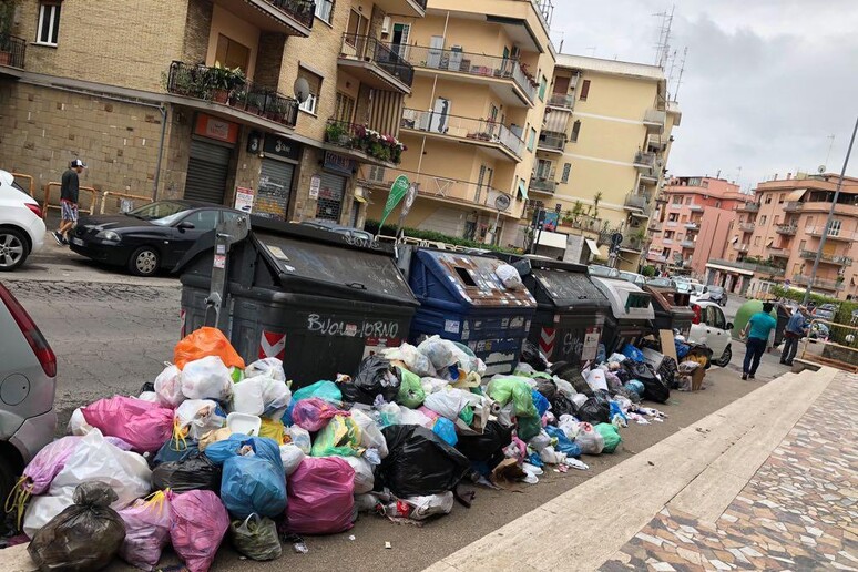 - RIPRODUZIONE RISERVATA