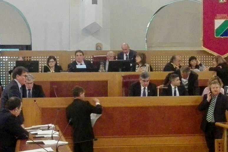 - RIPRODUZIONE RISERVATA