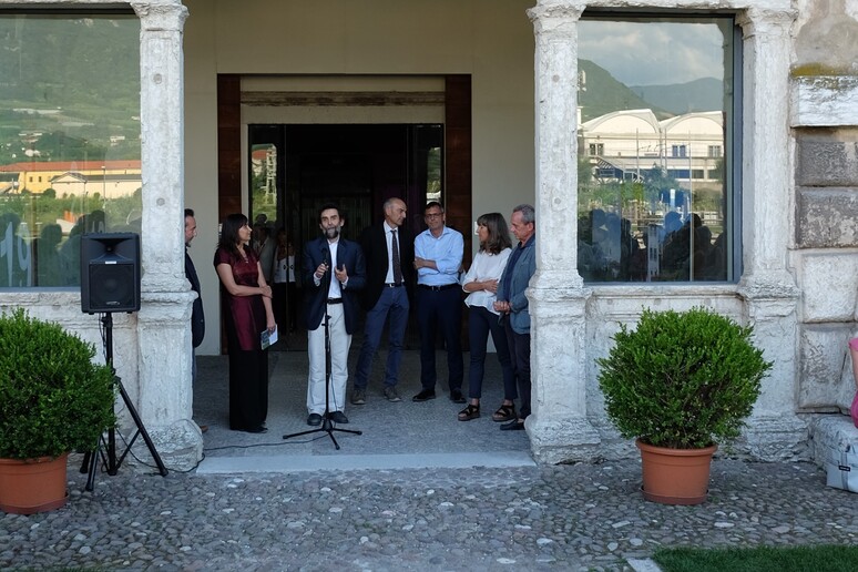 - RIPRODUZIONE RISERVATA