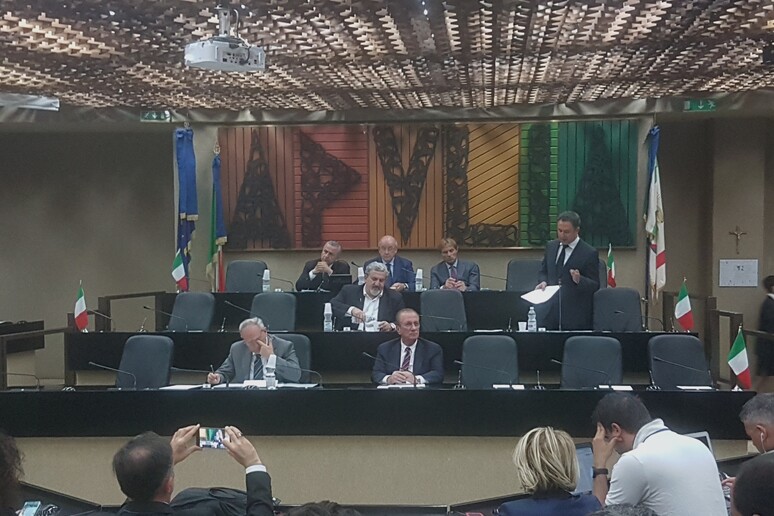 - RIPRODUZIONE RISERVATA