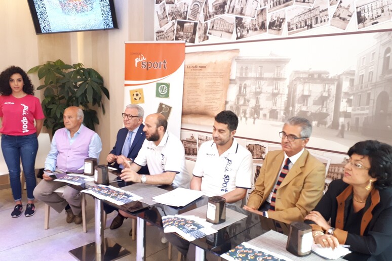 - RIPRODUZIONE RISERVATA