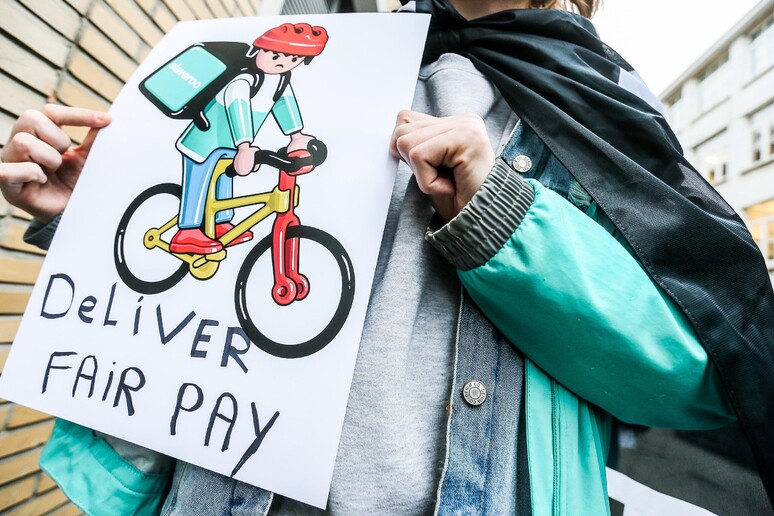 - RIPRODUZIONE RISERVATA