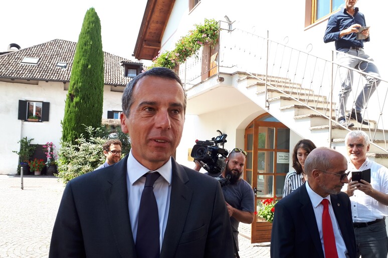 - RIPRODUZIONE RISERVATA