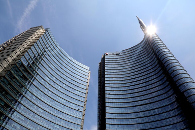 - RIPRODUZIONE RISERVATA
