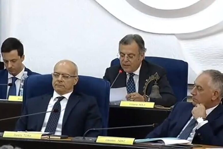- RIPRODUZIONE RISERVATA