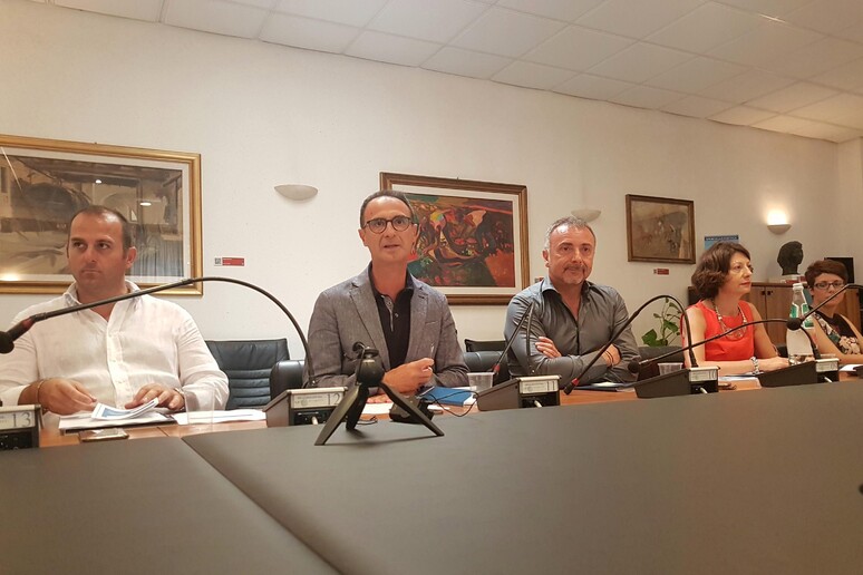 - RIPRODUZIONE RISERVATA