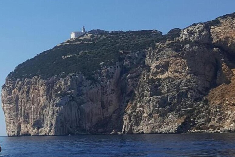 - RIPRODUZIONE RISERVATA
