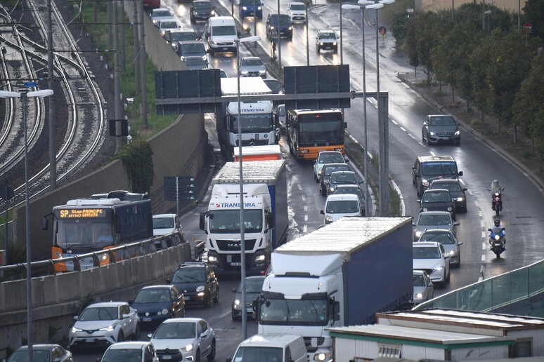 - RIPRODUZIONE RISERVATA