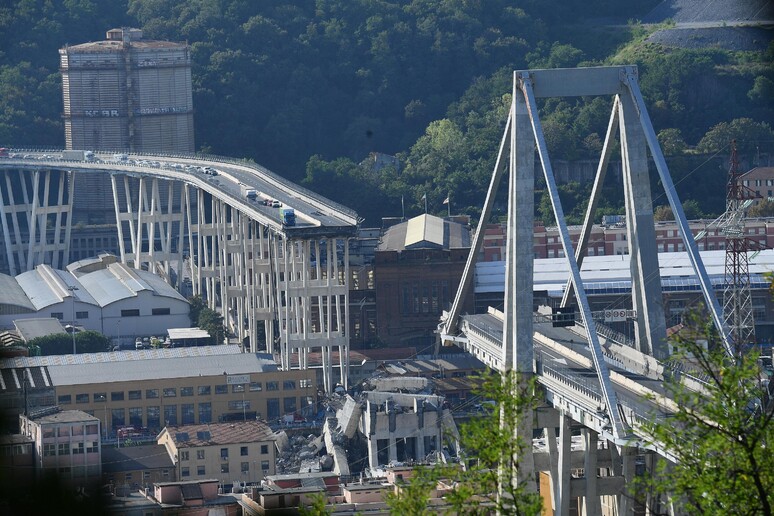 Il ponte Morandi - RIPRODUZIONE RISERVATA