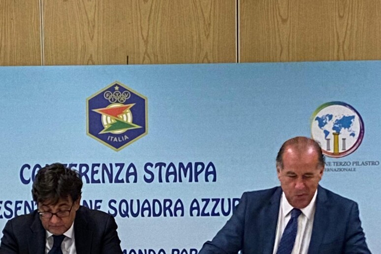 - RIPRODUZIONE RISERVATA