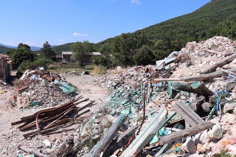- RIPRODUZIONE RISERVATA