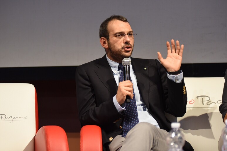 - RIPRODUZIONE RISERVATA