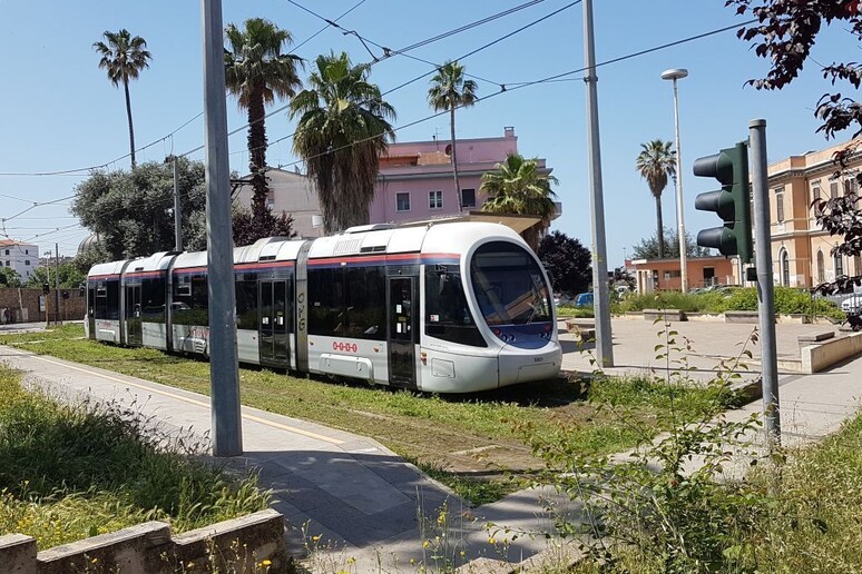 - RIPRODUZIONE RISERVATA