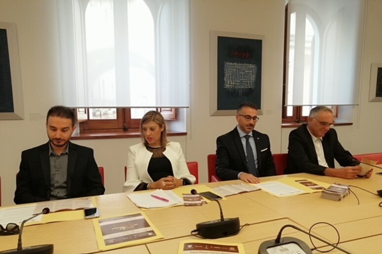 - RIPRODUZIONE RISERVATA