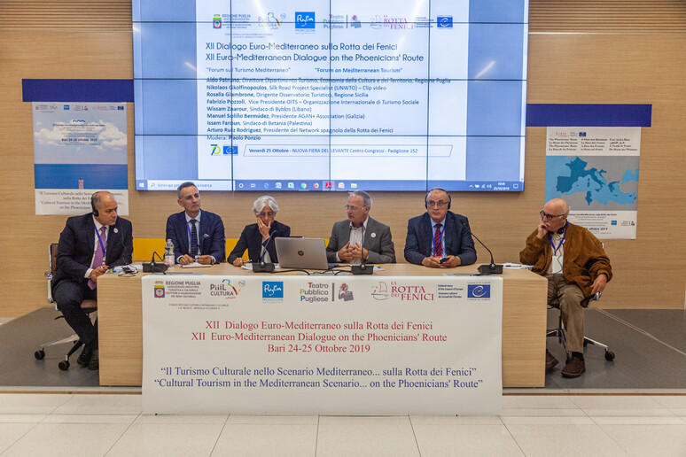 Un momento dell 'incotnro di Bari - RIPRODUZIONE RISERVATA