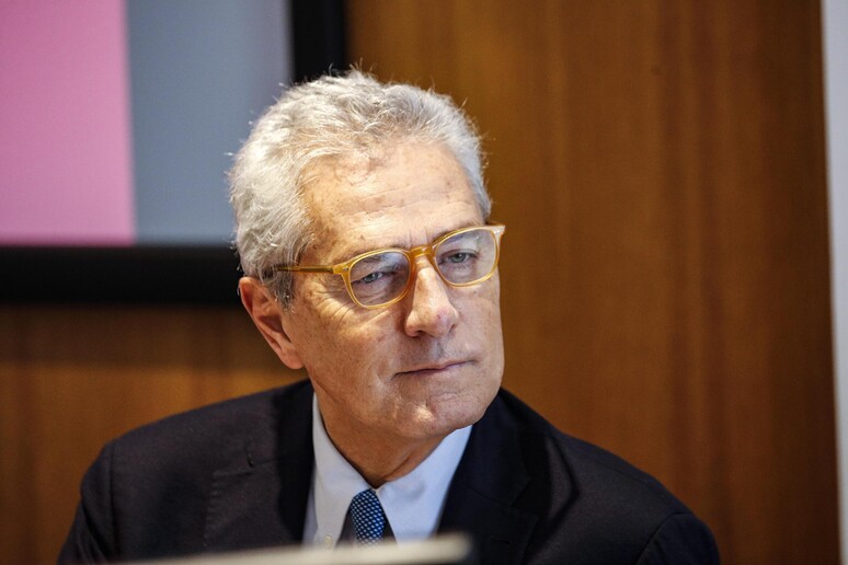 - RIPRODUZIONE RISERVATA