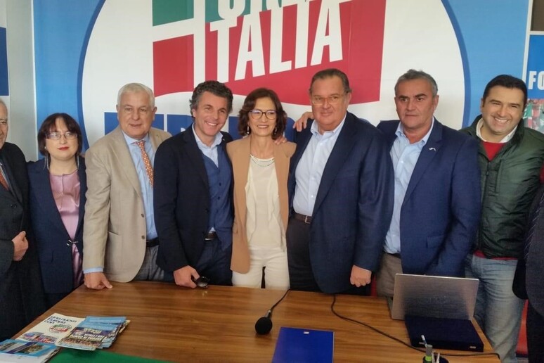 - RIPRODUZIONE RISERVATA