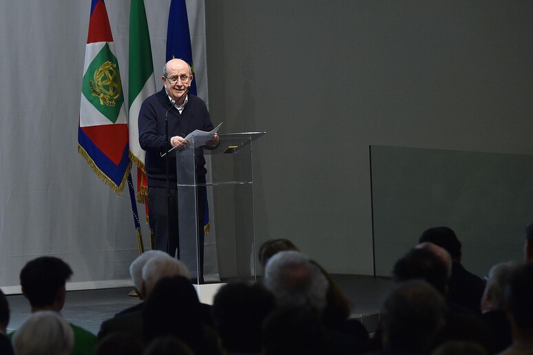 - RIPRODUZIONE RISERVATA