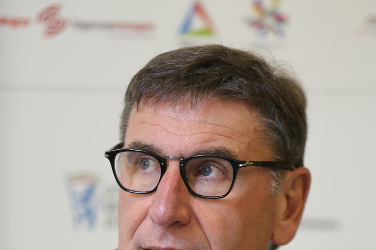 - RIPRODUZIONE RISERVATA