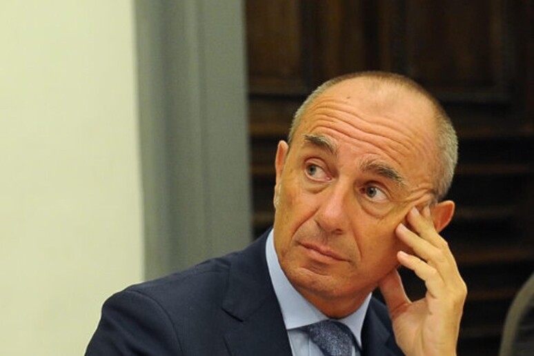 - RIPRODUZIONE RISERVATA