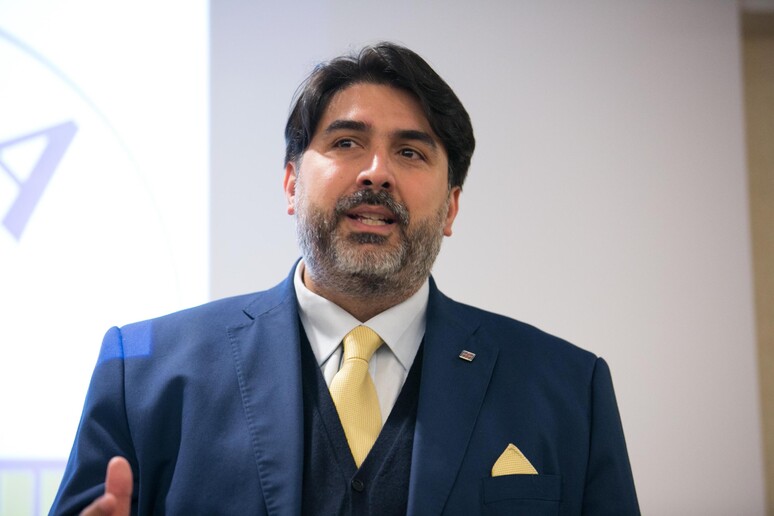 - RIPRODUZIONE RISERVATA