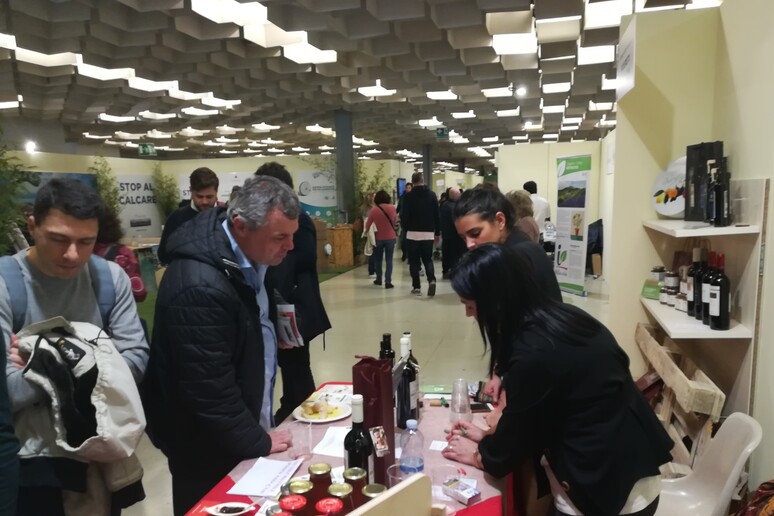 Lo stand del Biodistretto Borghi Sicani - RIPRODUZIONE RISERVATA