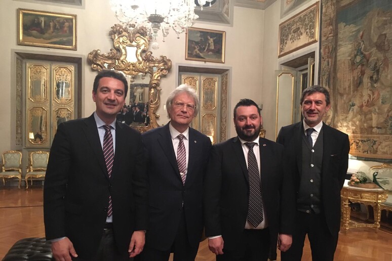 - RIPRODUZIONE RISERVATA