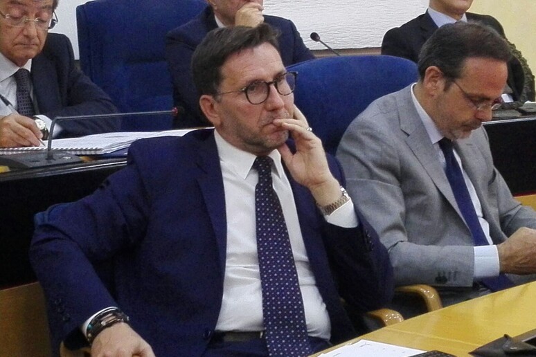- RIPRODUZIONE RISERVATA