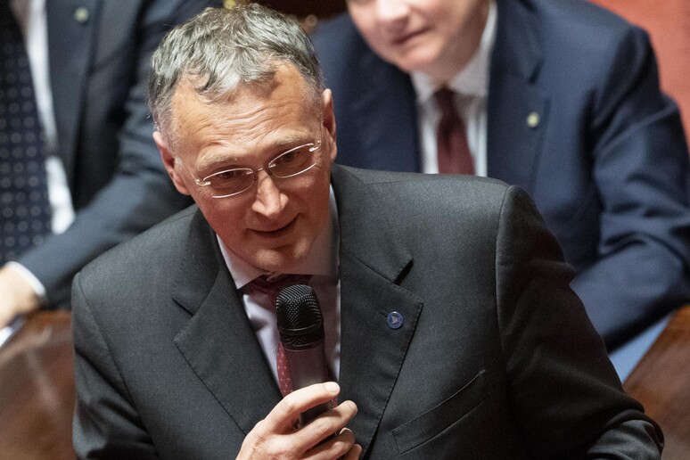 - RIPRODUZIONE RISERVATA