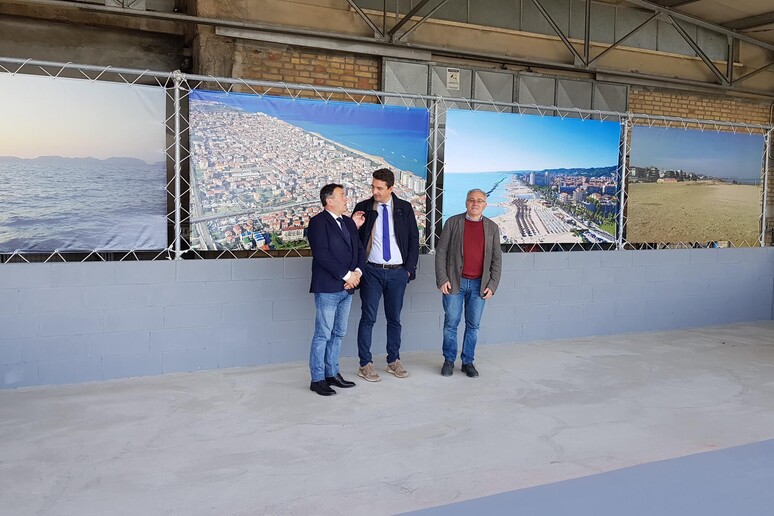 - RIPRODUZIONE RISERVATA