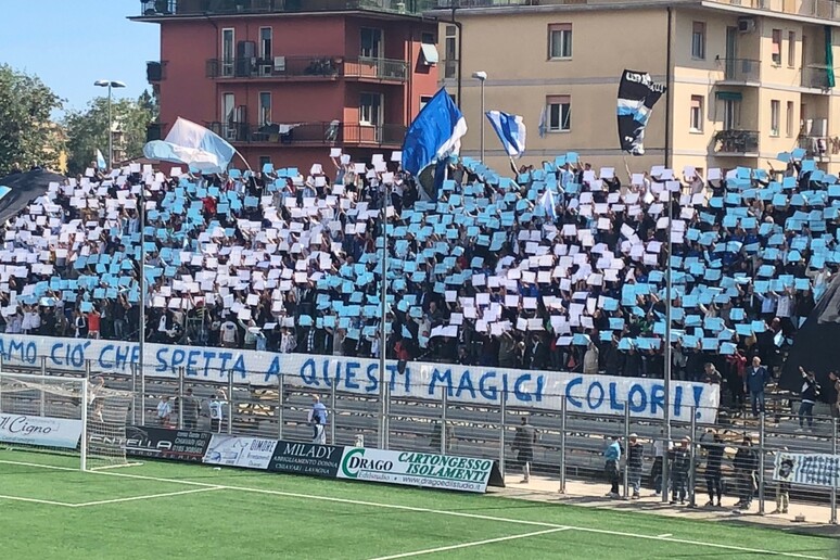 - RIPRODUZIONE RISERVATA