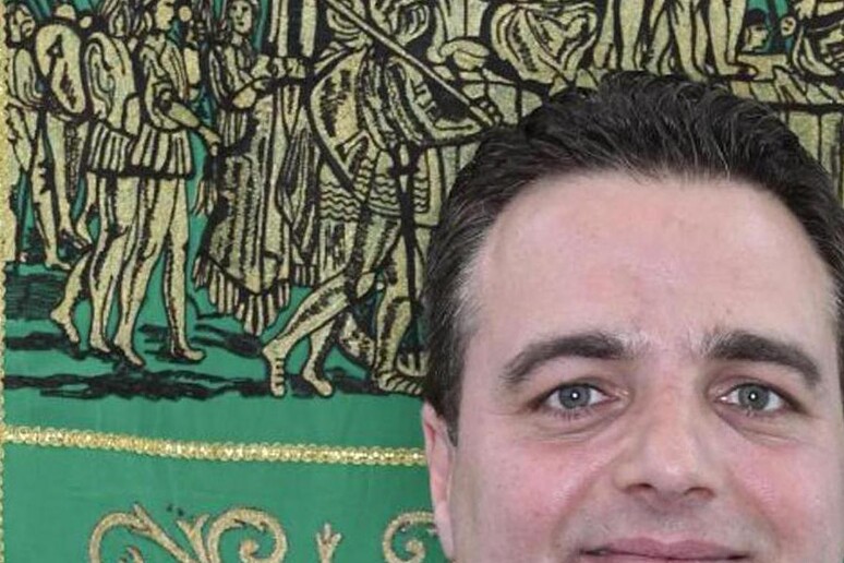 - RIPRODUZIONE RISERVATA