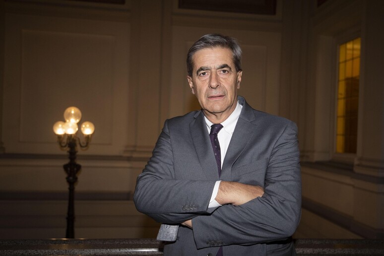 - RIPRODUZIONE RISERVATA